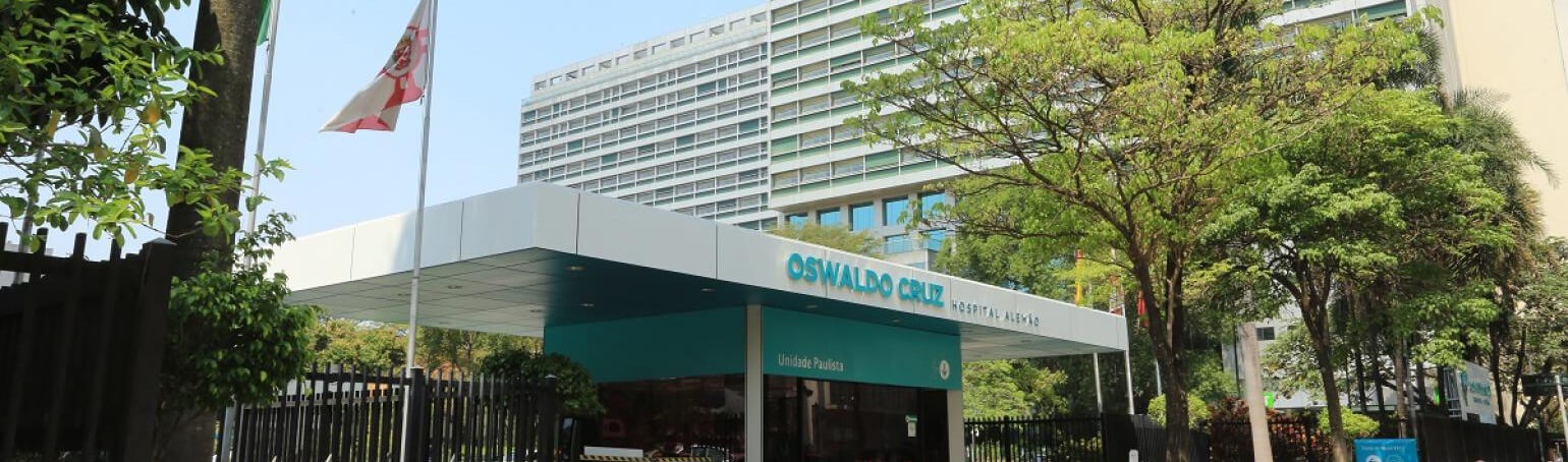 Foto da moderna fachada do hospital Oswaldo Cruz em São Paulo