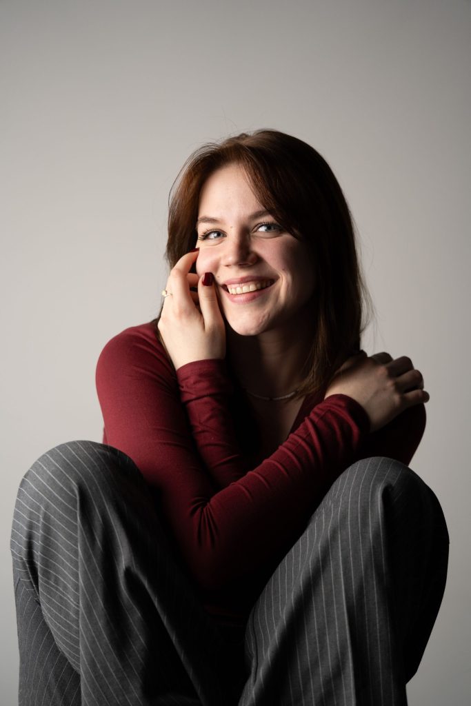 mulher sorrindo nariz bonito rinoplastia