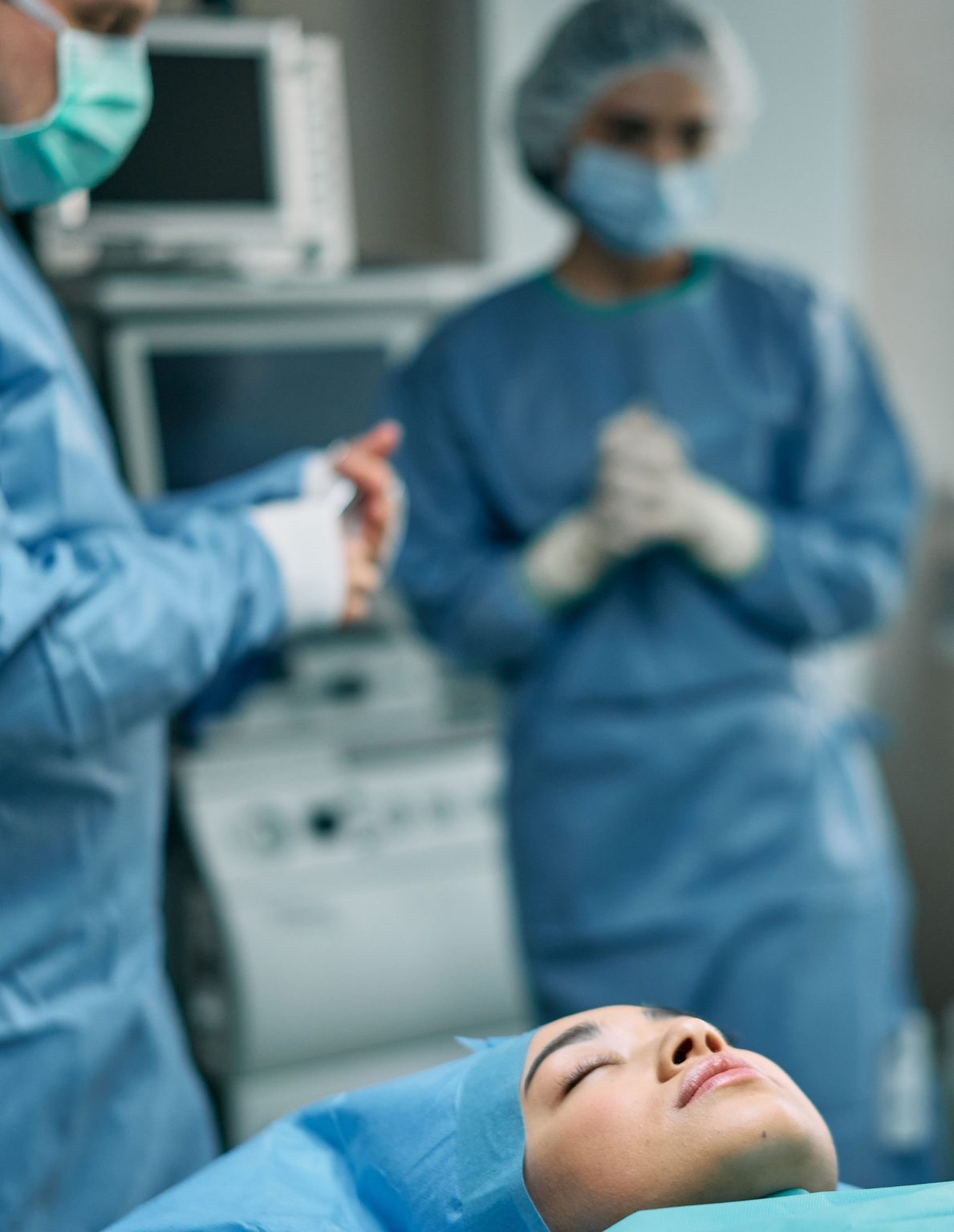 Posso levantar logo após acordar da anestesia da cirurgia plástica?